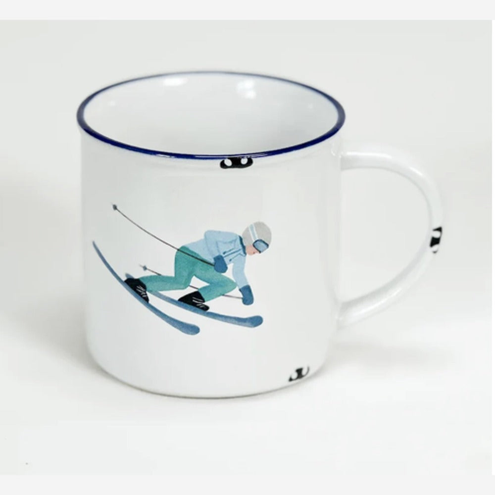 Tasse Abfahrer: weiße Emaille-Tasse mit Skifahrer in hellblauem Anzug