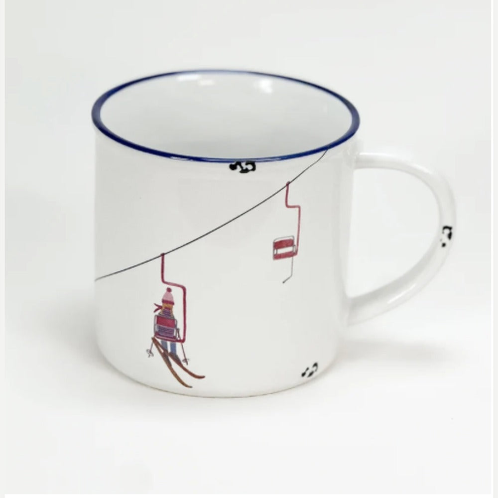 Tasse Sessellift: weiße Emaille-Tasse mit Skifahrer im roten Sessellift