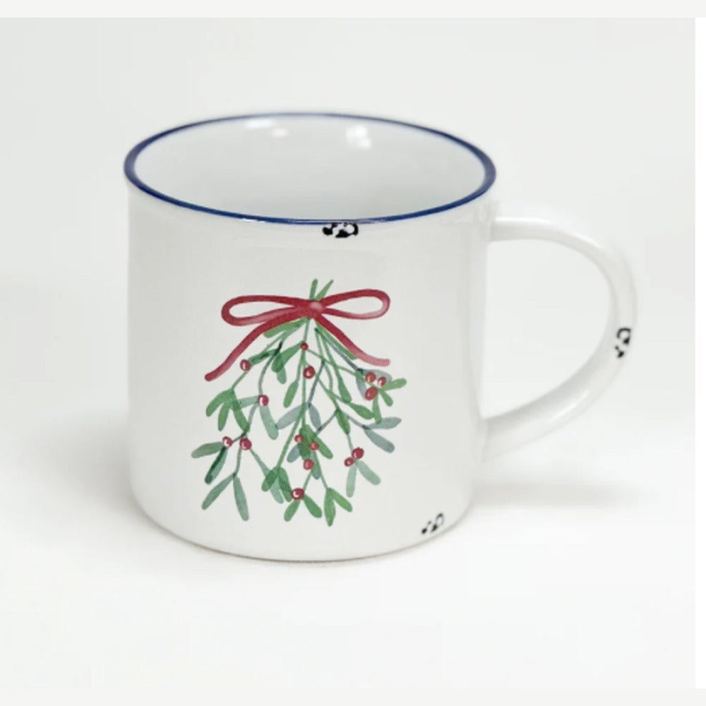 Tasse Mistelzweig: weiße Emaille-Tasse mit Mistelzweig und roter Schleife